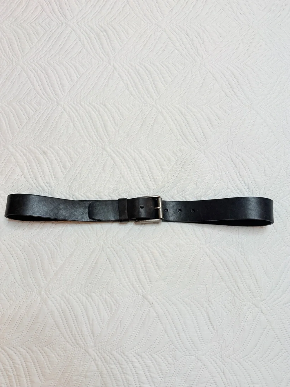 Fossil Black Leather Men's Belt with Silver Buckle. Size 38
